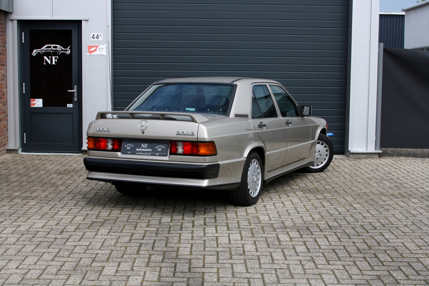 Mercedes-Benz-190E-2.3-16v-W201-1986-014.JPG