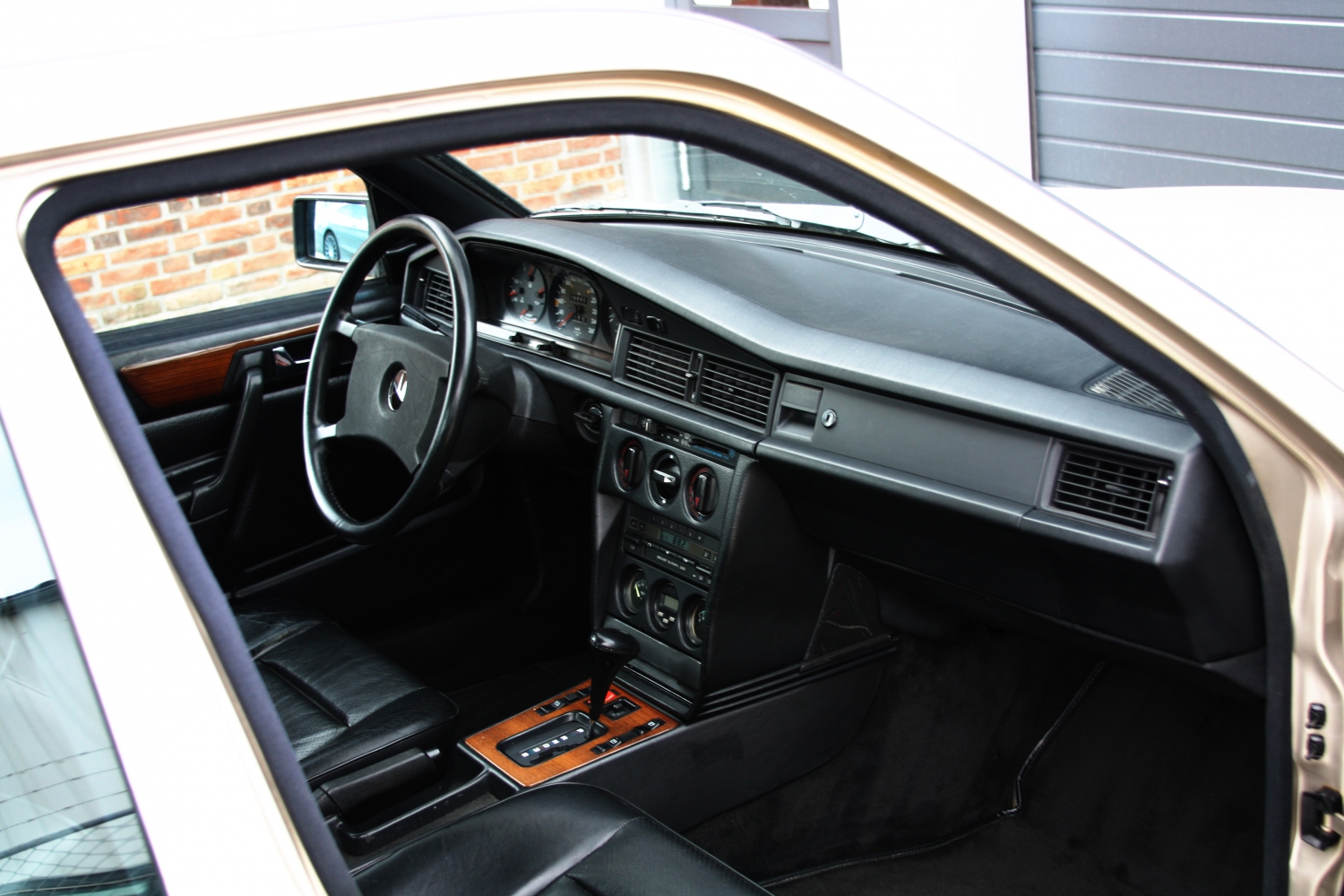 Mercedes-Benz-190E-2.3-16v-W201-1986-135.JPG