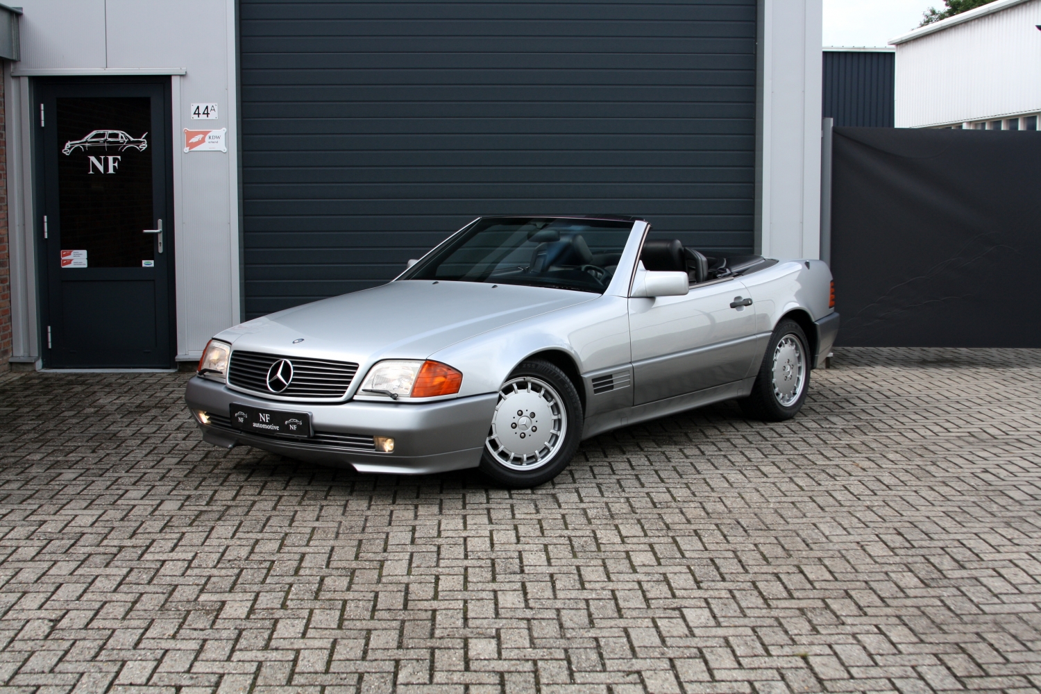 Mercedes-Benz-300SL24v-R129-1991-008.JPG