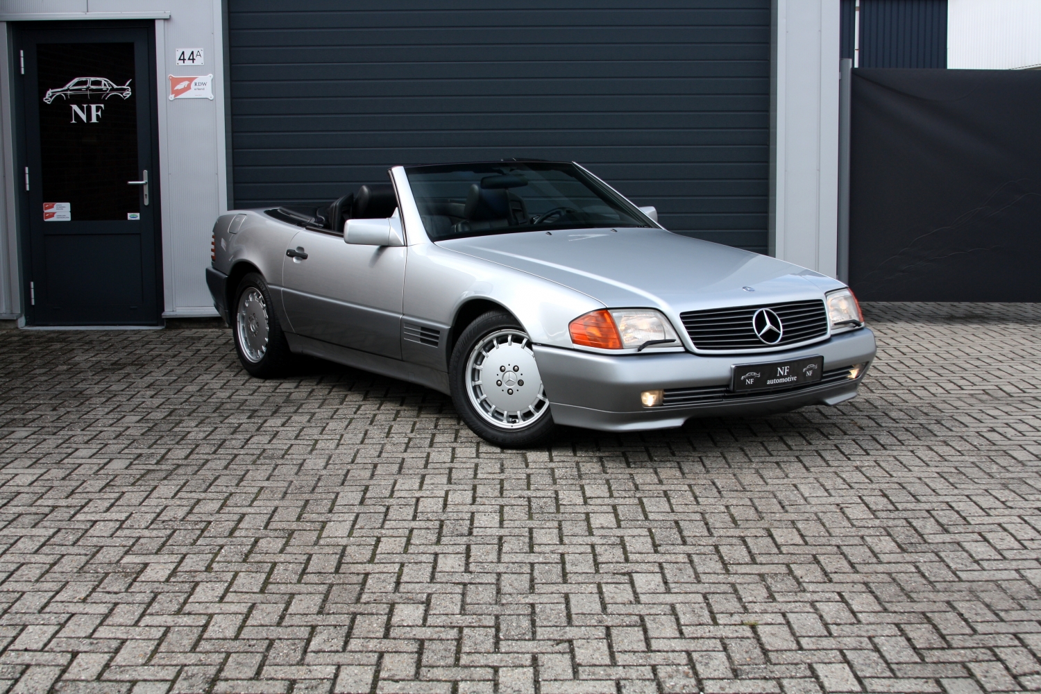 Mercedes-Benz-300SL24v-R129-1991-012.JPG