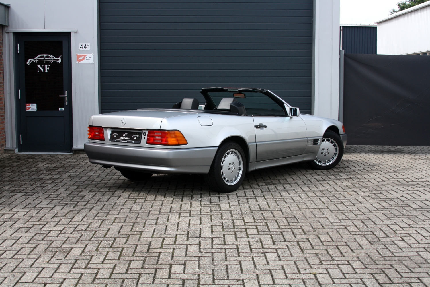 Mercedes-Benz-300SL24v-R129-1991-020.JPG