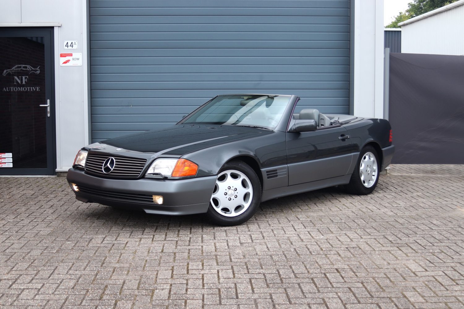 Mercedes-Benz-500SL-R129-1991-TF395D-001.jpg