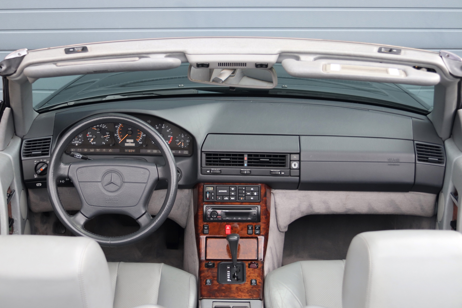 Mercedes-Benz-500SL-R129-1991-TF395D-026.JPG