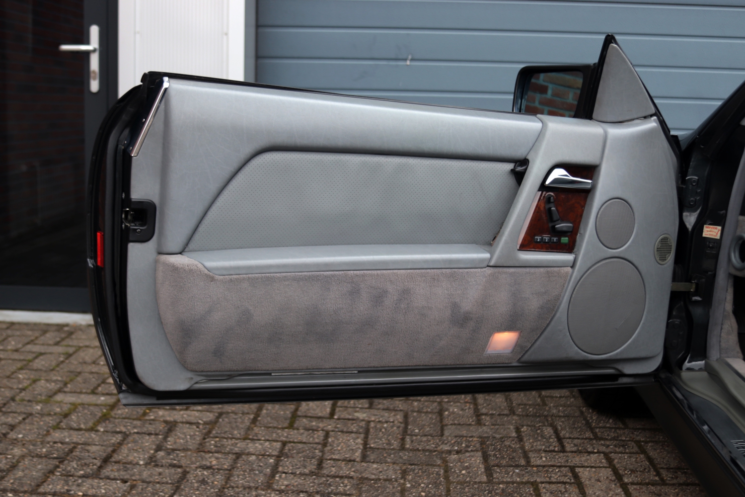 Mercedes-Benz-500SL-R129-1991-TF395D-042.JPG