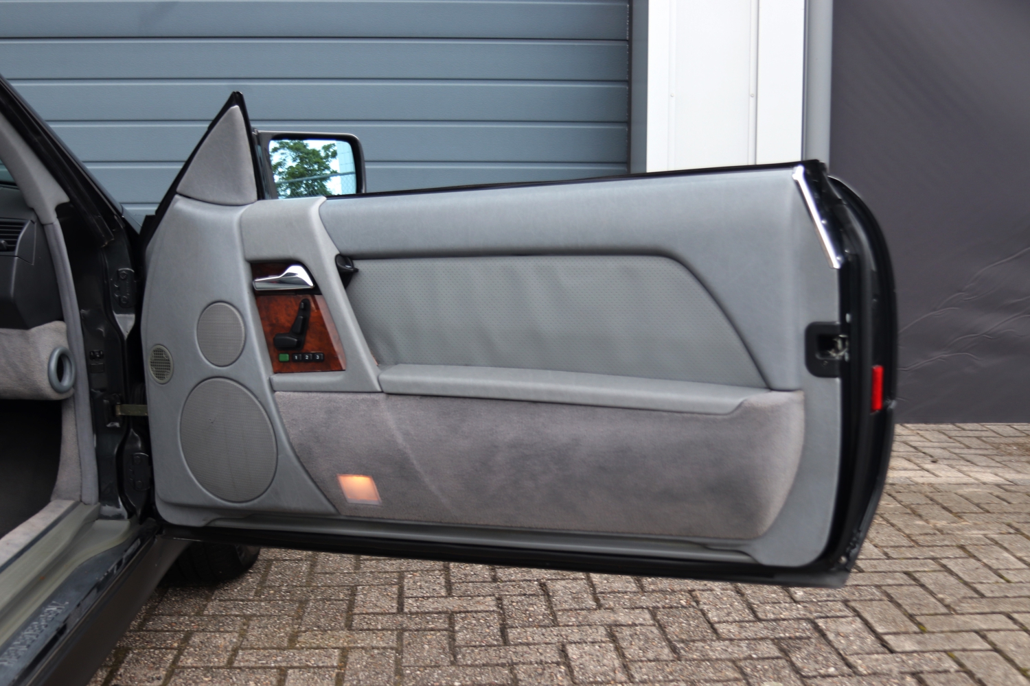 Mercedes-Benz-500SL-R129-1991-TF395D-045.JPG