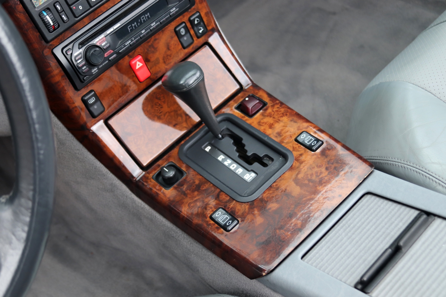 Mercedes-Benz-500SL-R129-1991-TF395D-047.JPG