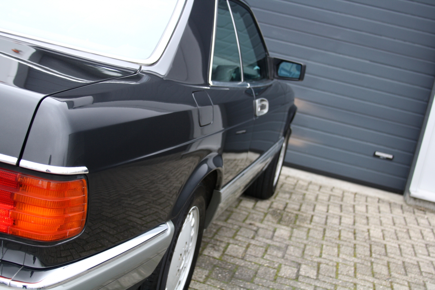 Mercedes-Benz-560SEC-C126-1987-049.JPG