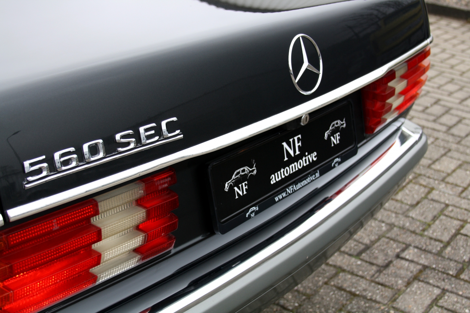 Mercedes-Benz-560SEC-C126-1987-106.JPG