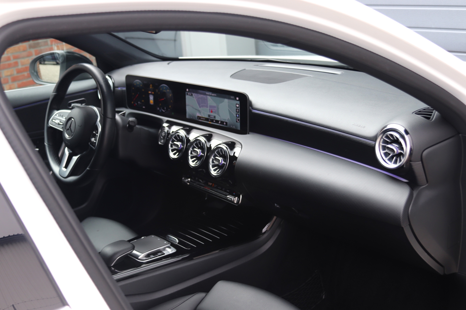 Mercedes-Benz-A180-W177-T615KJ-009.JPG