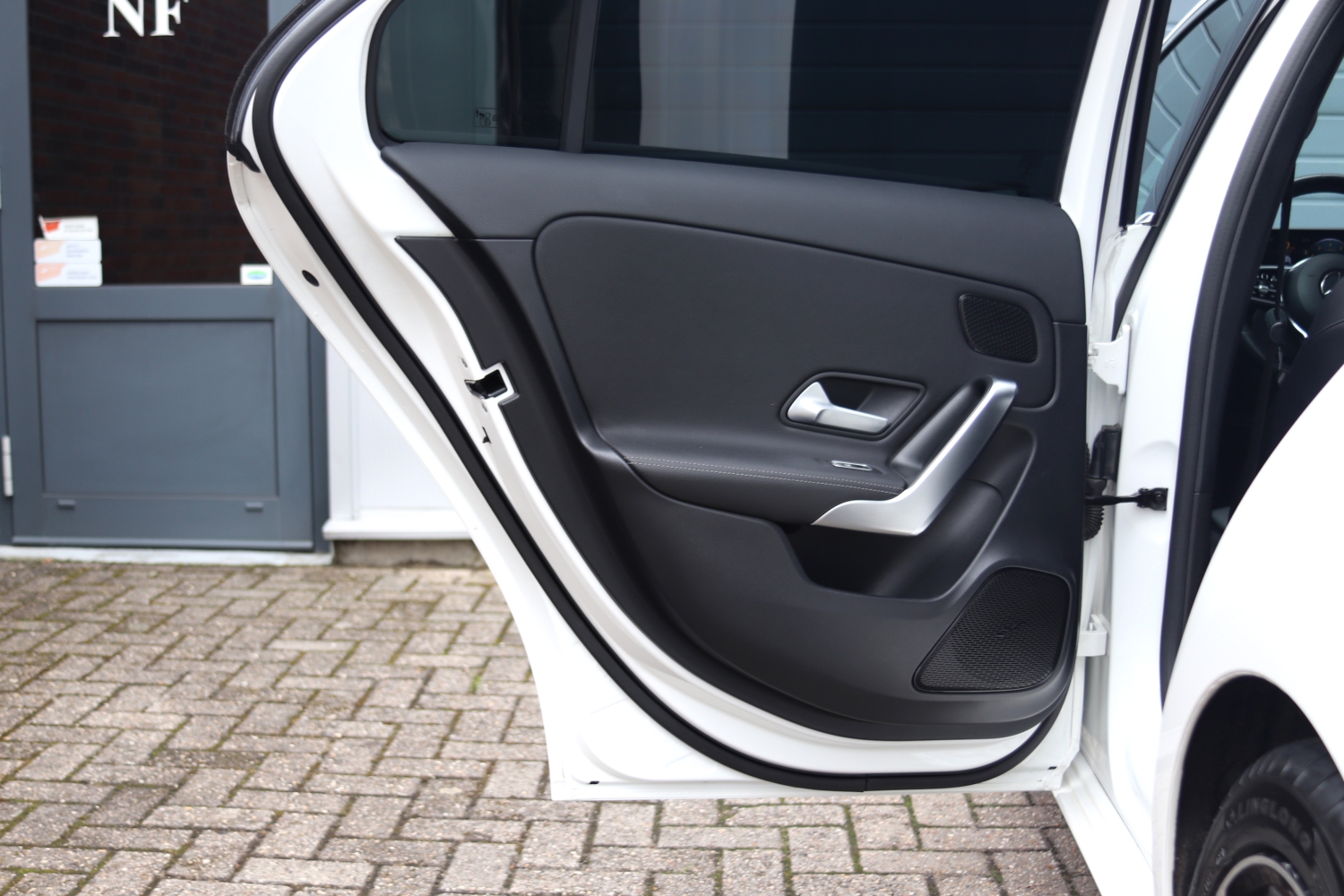 Mercedes-Benz-A180-W177-T615KJ-013.JPG