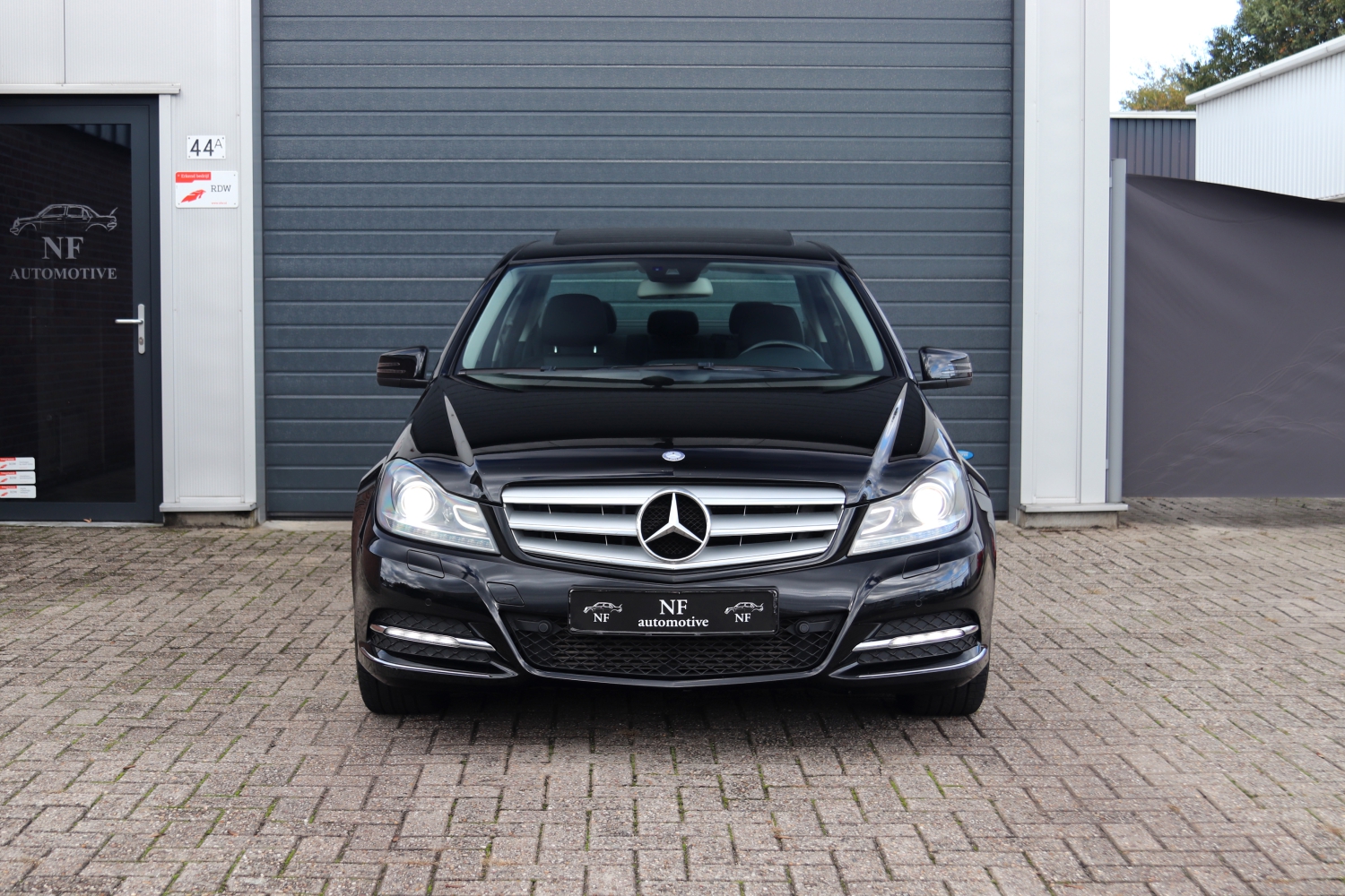 Mercedes-Benz-C180-W204-2012-77ZSF8-006.JPG