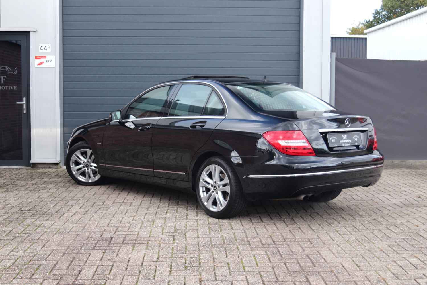 Mercedes-Benz-C180-W204-2012-77ZSF8-017.JPG