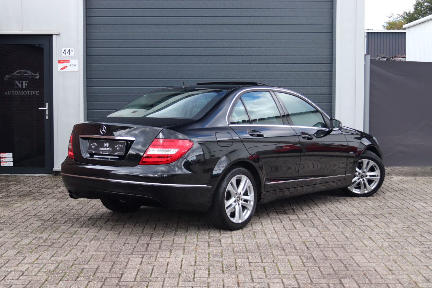 Mercedes-Benz-C180-W204-2012-77ZSF8-020.JPG