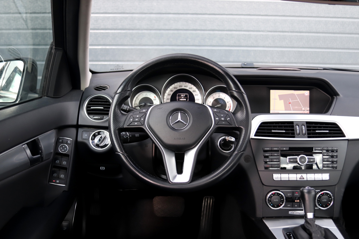 Mercedes-Benz-C180-W204-2012-77ZSF8-030.JPG