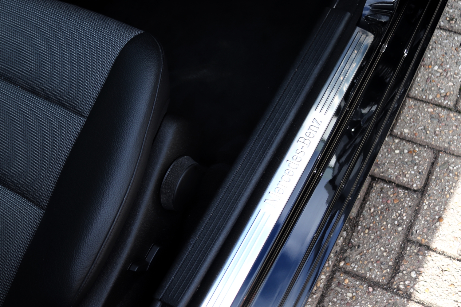 Mercedes-Benz-C180-W204-2012-77ZSF8-039.JPG
