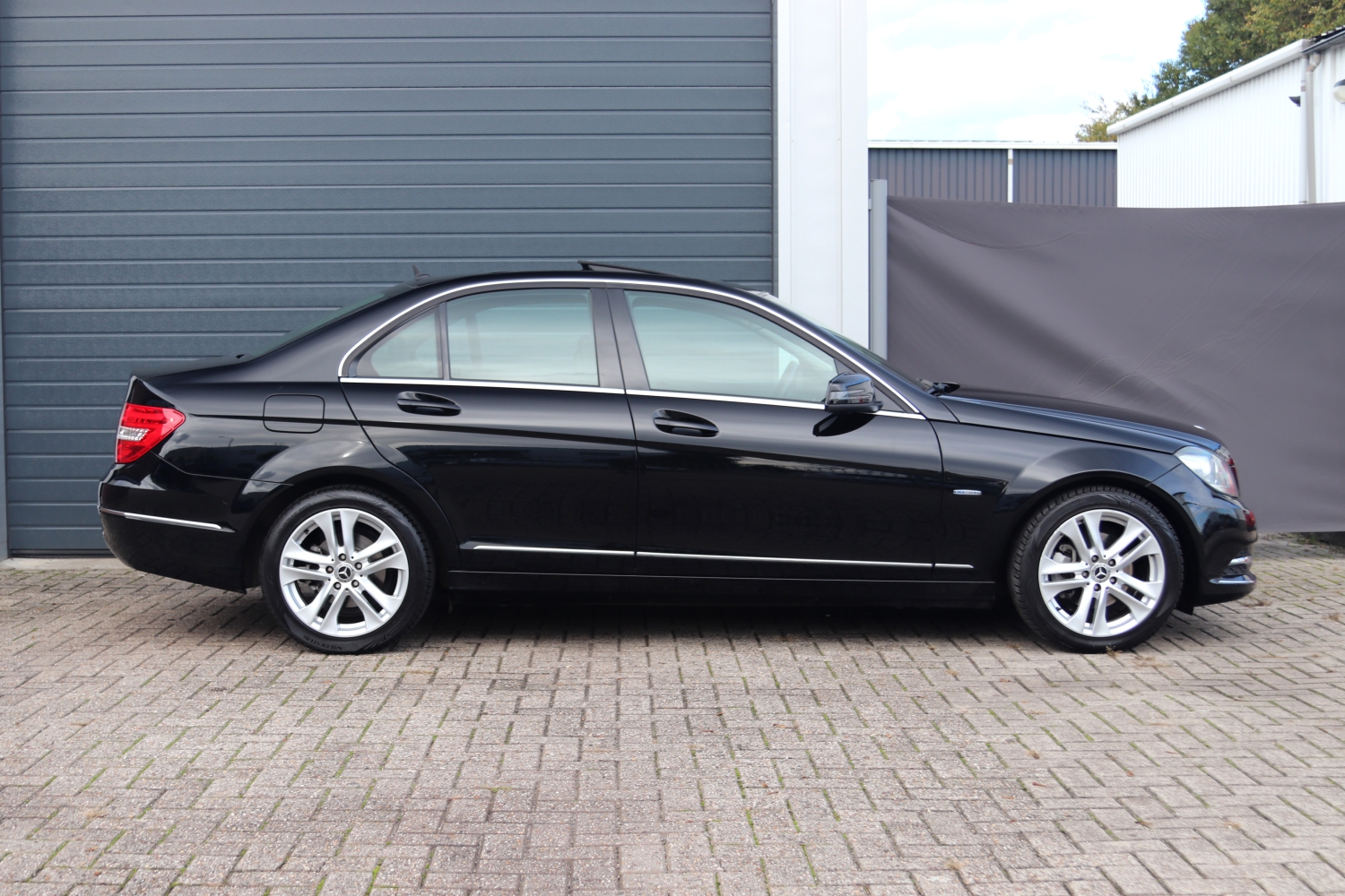 Mercedes-Benz-C180-W204-2012-77ZSF8-079.JPG