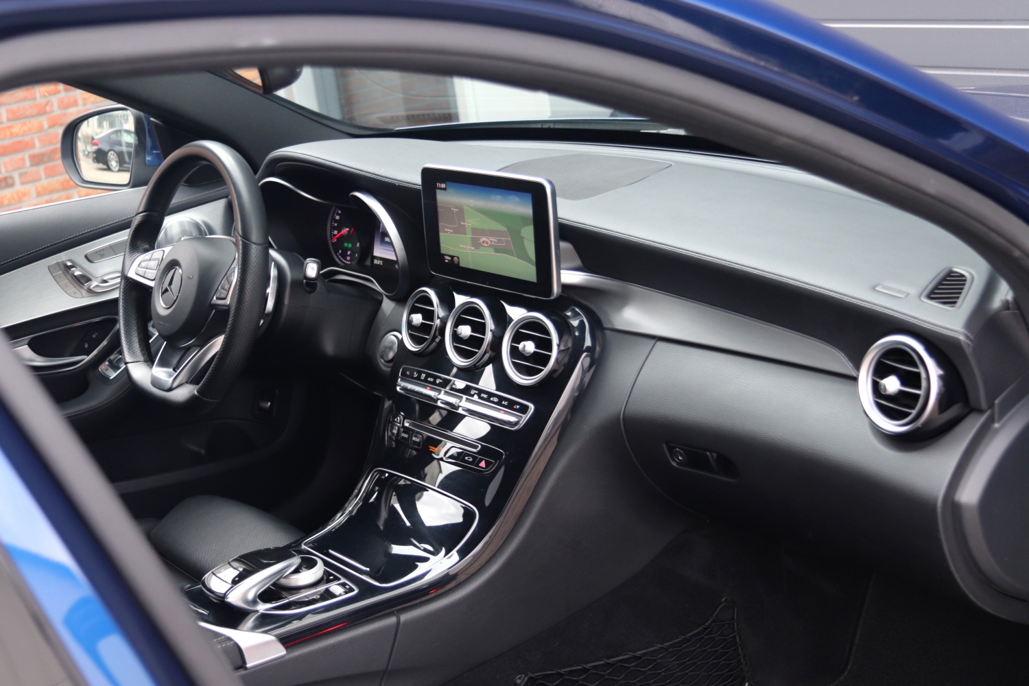 Mercedes-Benz-C250T-W205-2015-8574-009.JPG