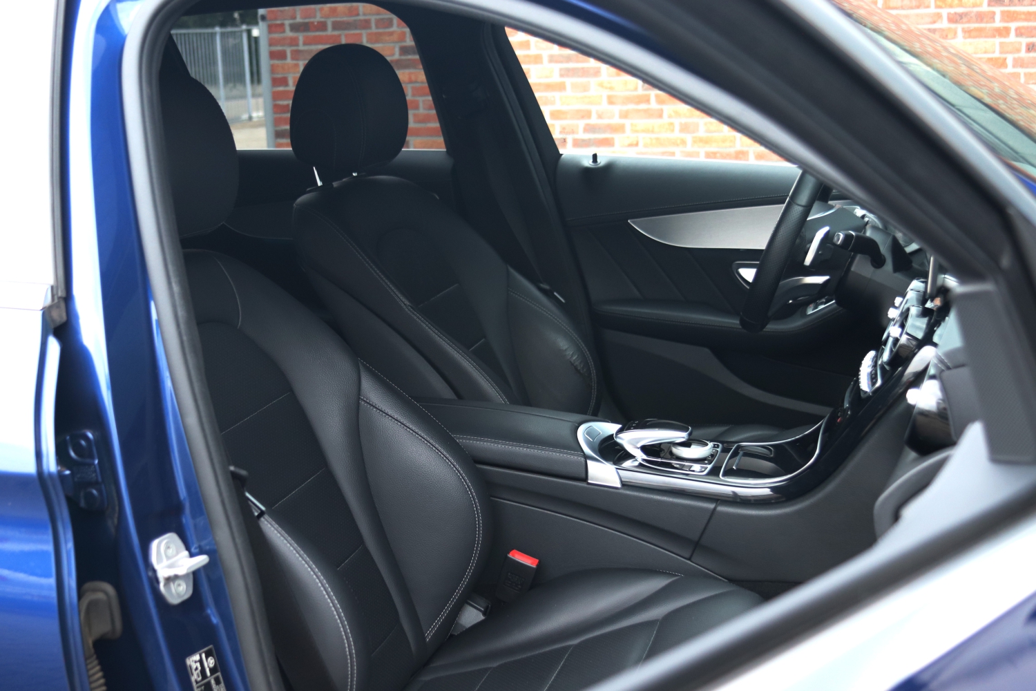 Mercedes-Benz-C250T-W205-2015-8574-010.JPG