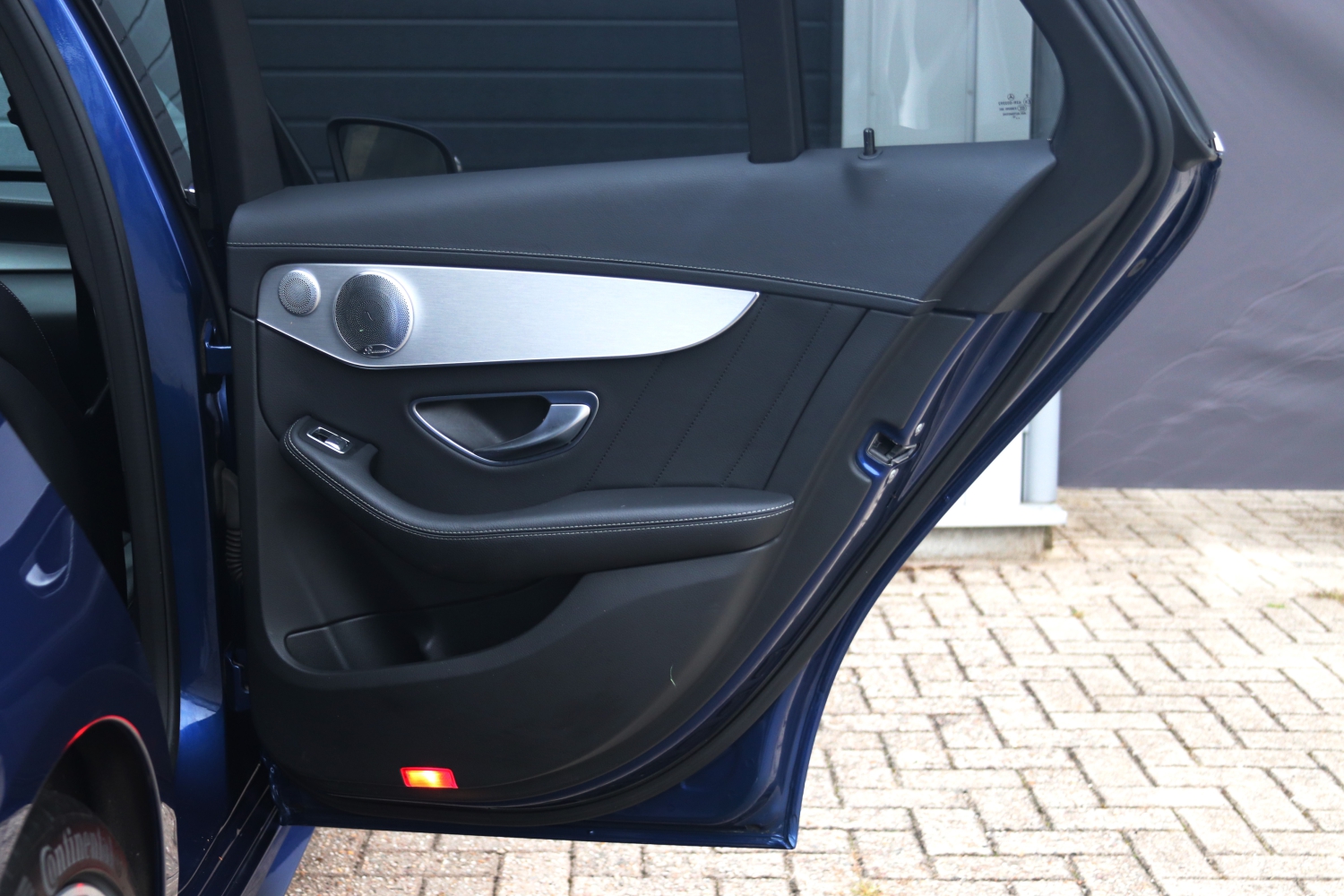 Mercedes-Benz-C250T-W205-2015-8574-014.JPG