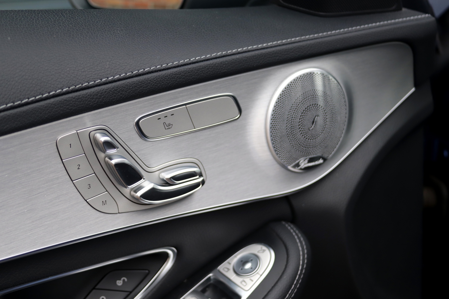 Mercedes-Benz-C250T-W205-2015-8574-021.JPG