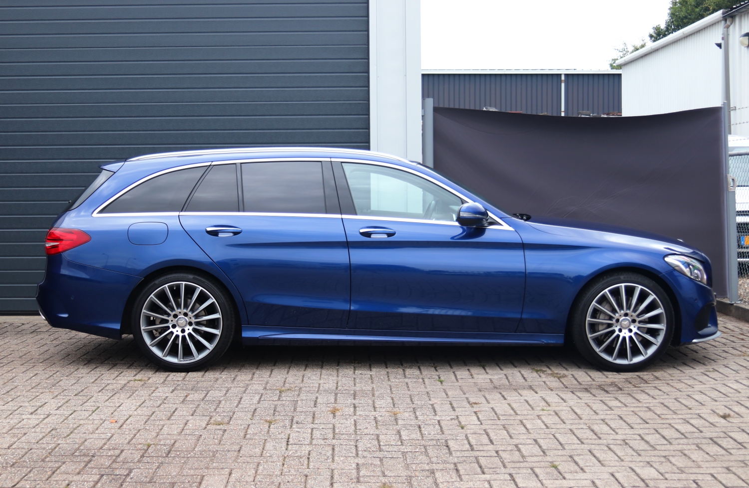 Mercedes-Benz-C250T-W205-2015-8574-029.JPG