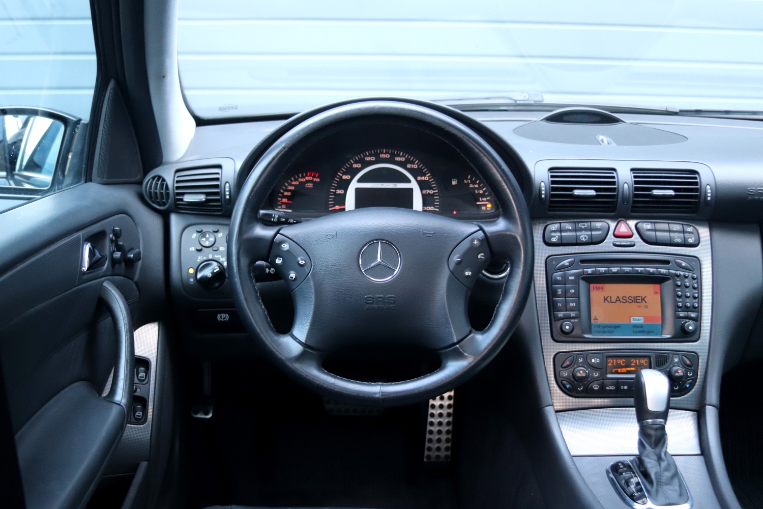 Mercedes-Benz-C32-Combi-S203-2003-79LVZH-030.JPG