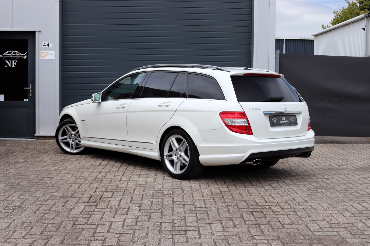 Mercedes-Benz-C350-Estate-W204-2008-30KFH3-022.JPG