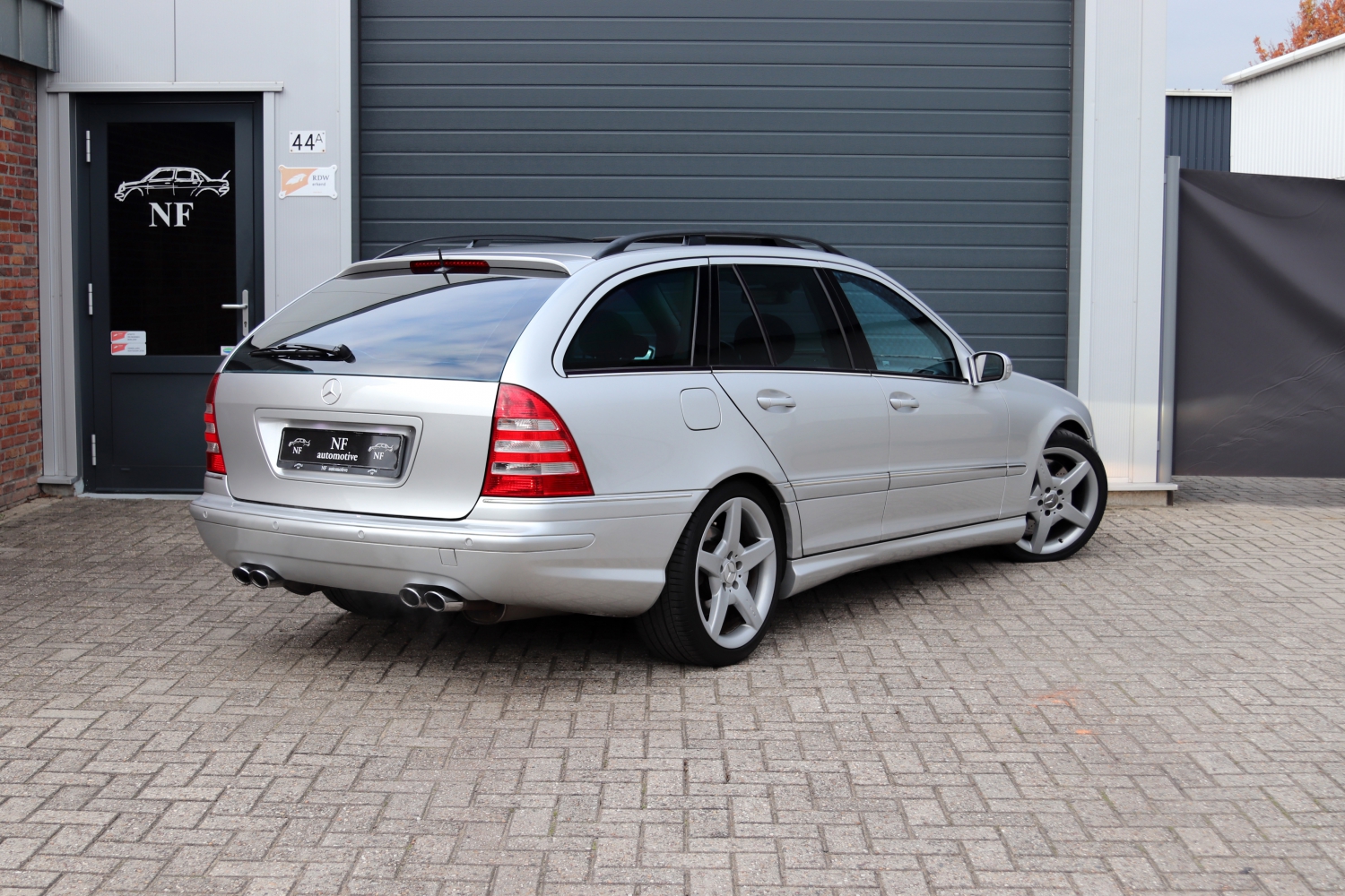 Mercedes-Benz-C55-AMG-Estate-2004-022.JPG