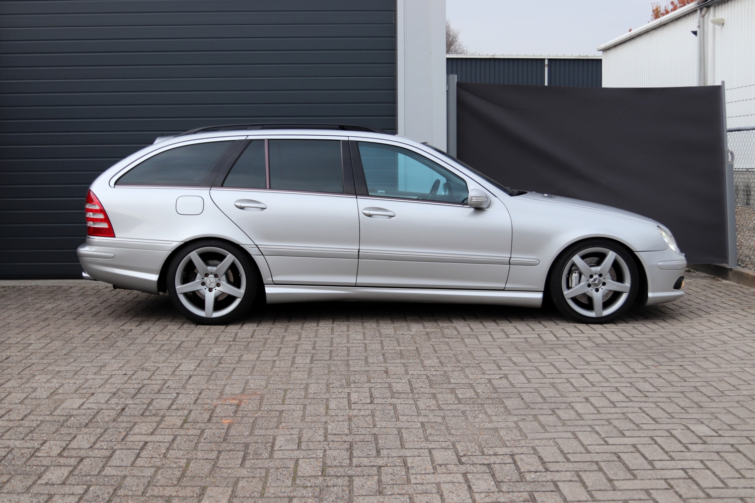 Mercedes-Benz-C55-AMG-Estate-2004-111.JPG