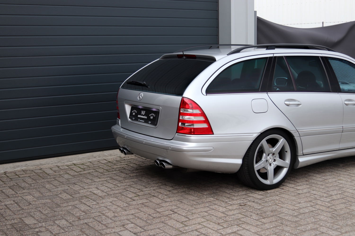 Mercedes-Benz-C55-AMG-Estate-2004-114.JPG