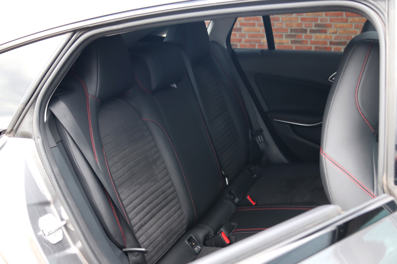 Mercedes-Benz-CLA180-SB-2017-6904-011.JPG