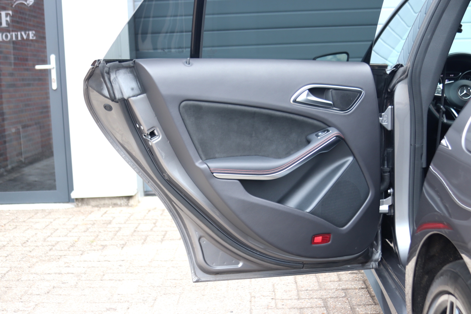 Mercedes-Benz-CLA180-SB-2017-6904-044.JPG