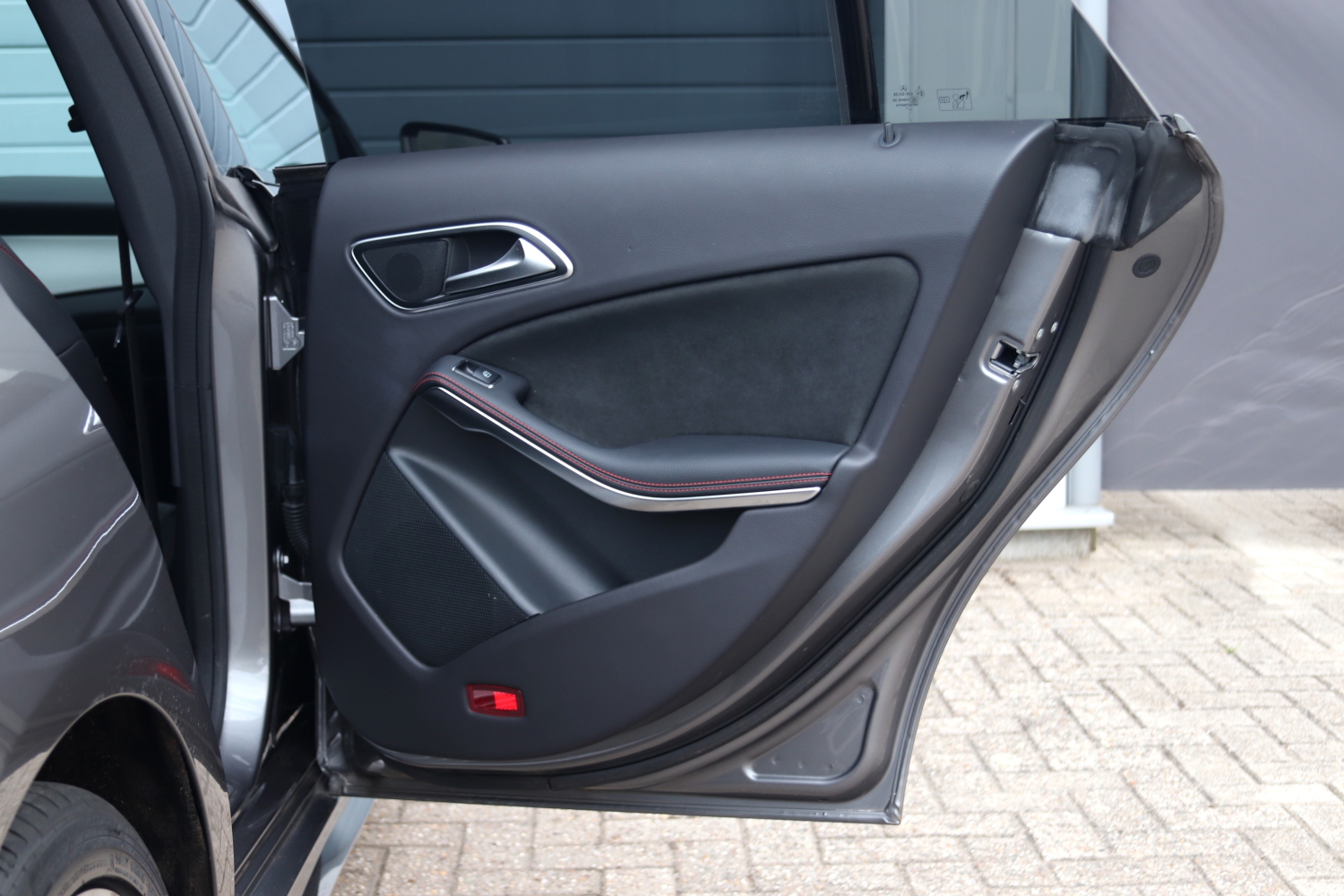 Mercedes-Benz-CLA180-SB-2017-6904-050.JPG