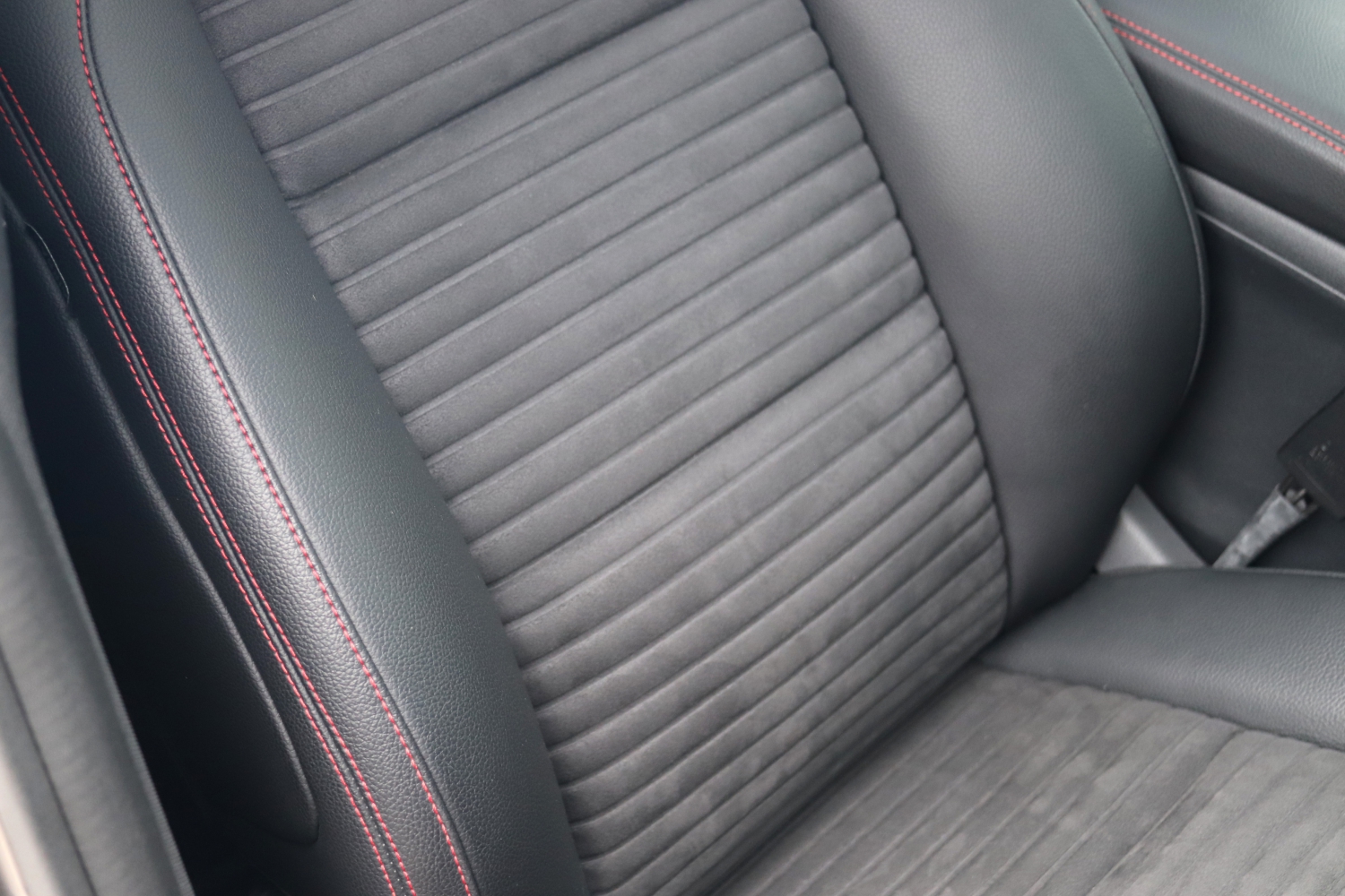 Mercedes-Benz-CLA180-SB-2017-6904-058.JPG