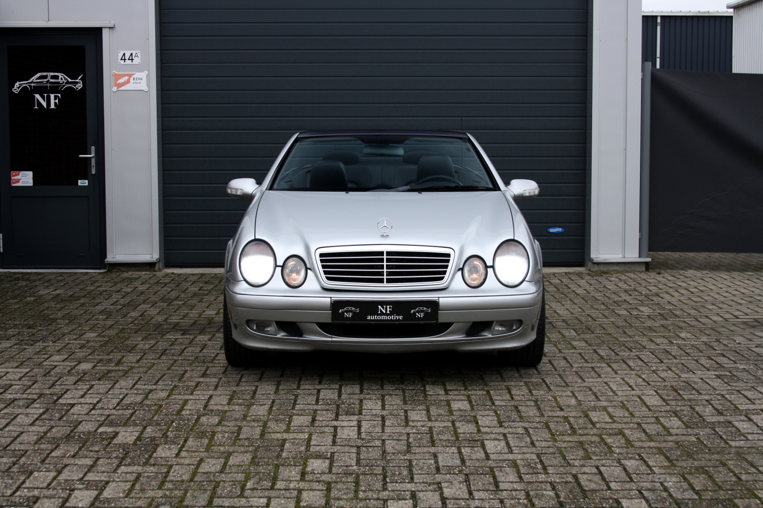 Mercedes-Benz-CLK200-Kompressor-Cabriolet-C208-2001-003.JPG