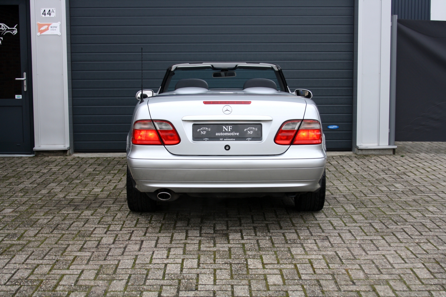 Mercedes-Benz-CLK200-Kompressor-Cabriolet-C208-2001-024.JPG