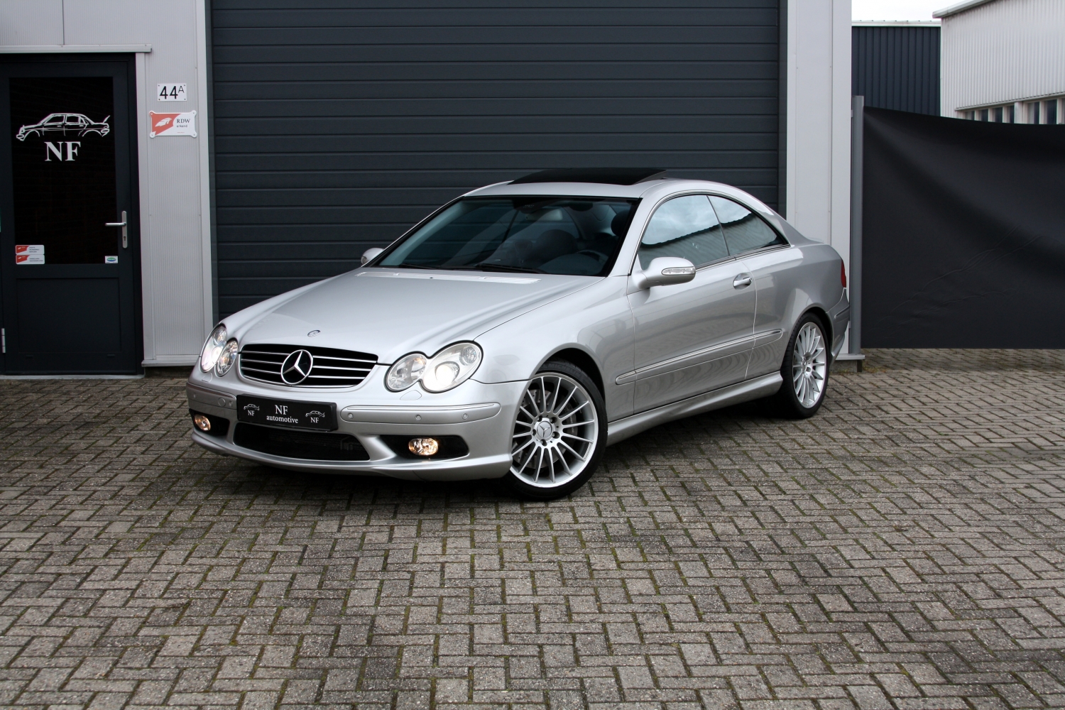 Mercedes-Benz-CLK500-C209-2002-001.JPG