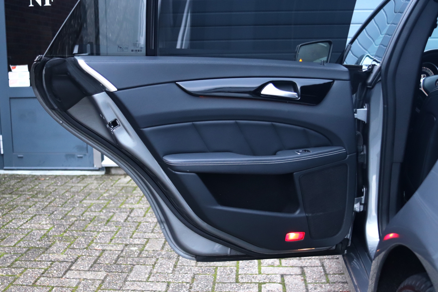 Mercedes-Benz-CLS350CDI-X218-2014-XJ776L-014.JPG