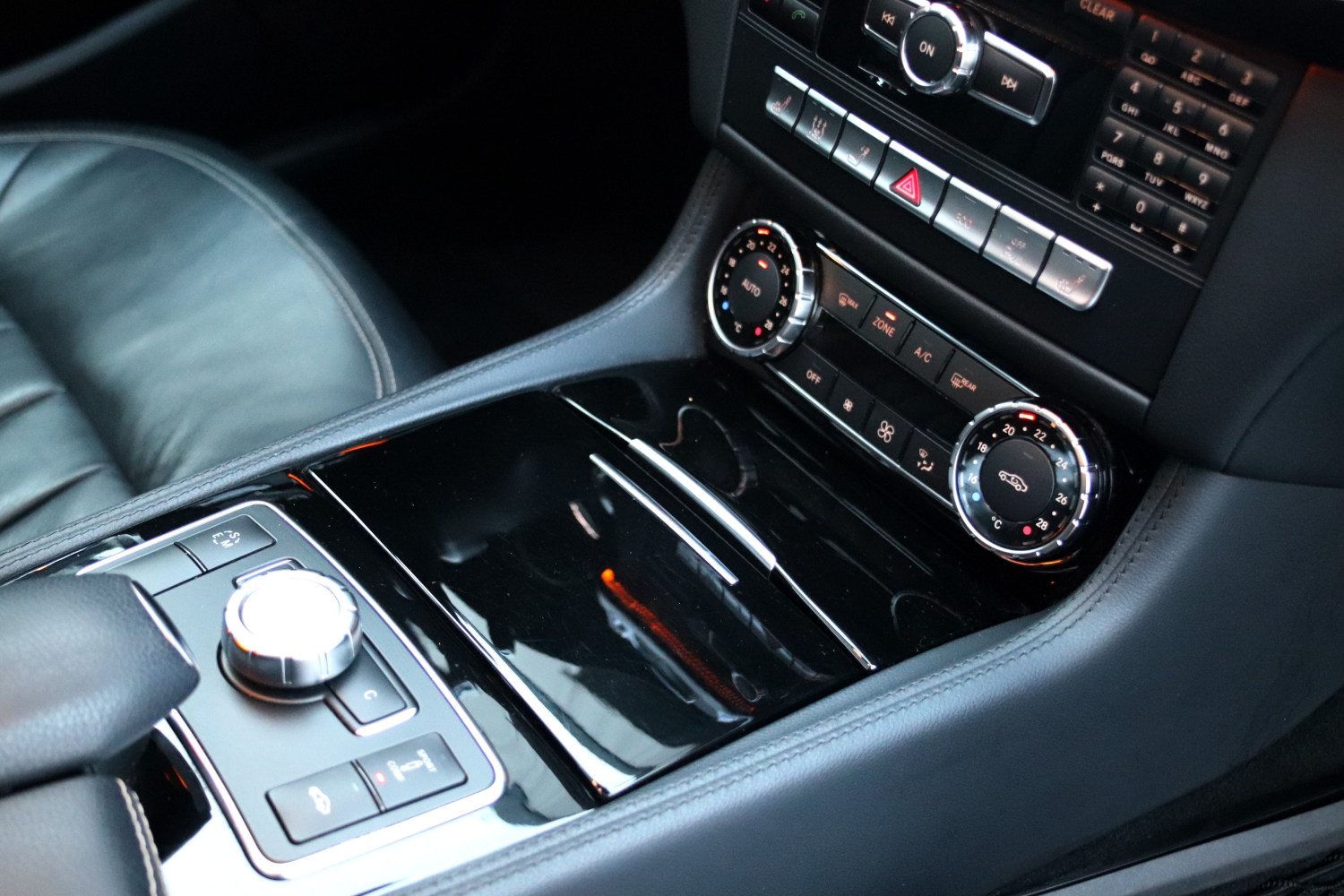 Mercedes-Benz-CLS350CDI-X218-2014-XJ776L-041.JPG