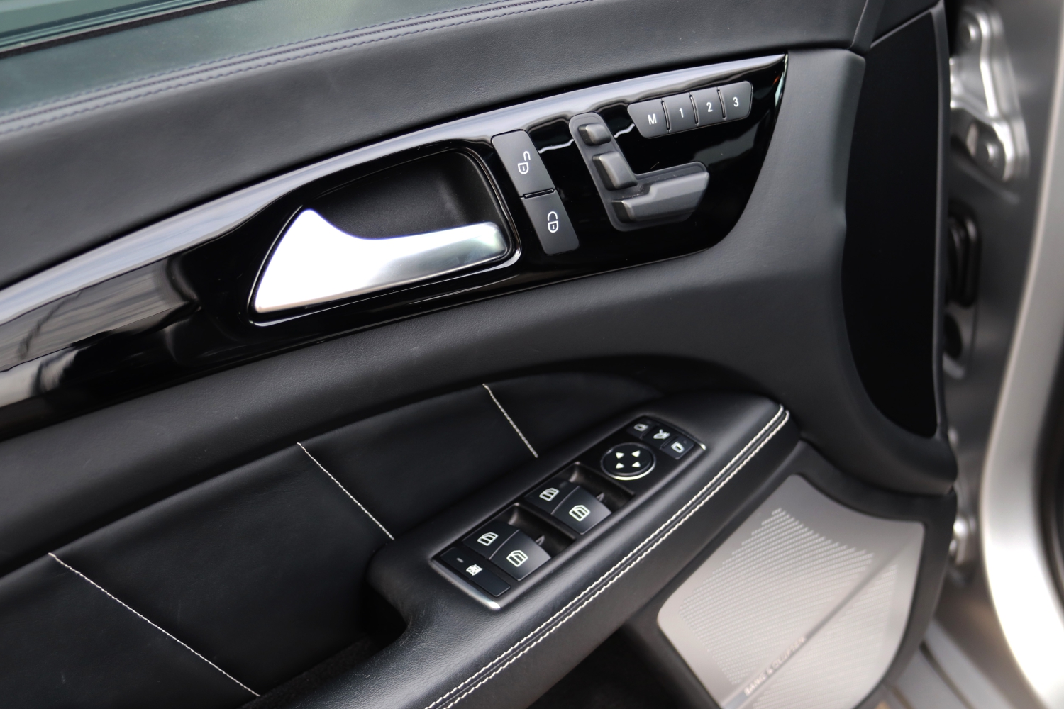 Mercedes-Benz-CLS63-AMG-SB-W218-2013-HBR08V-022.JPG