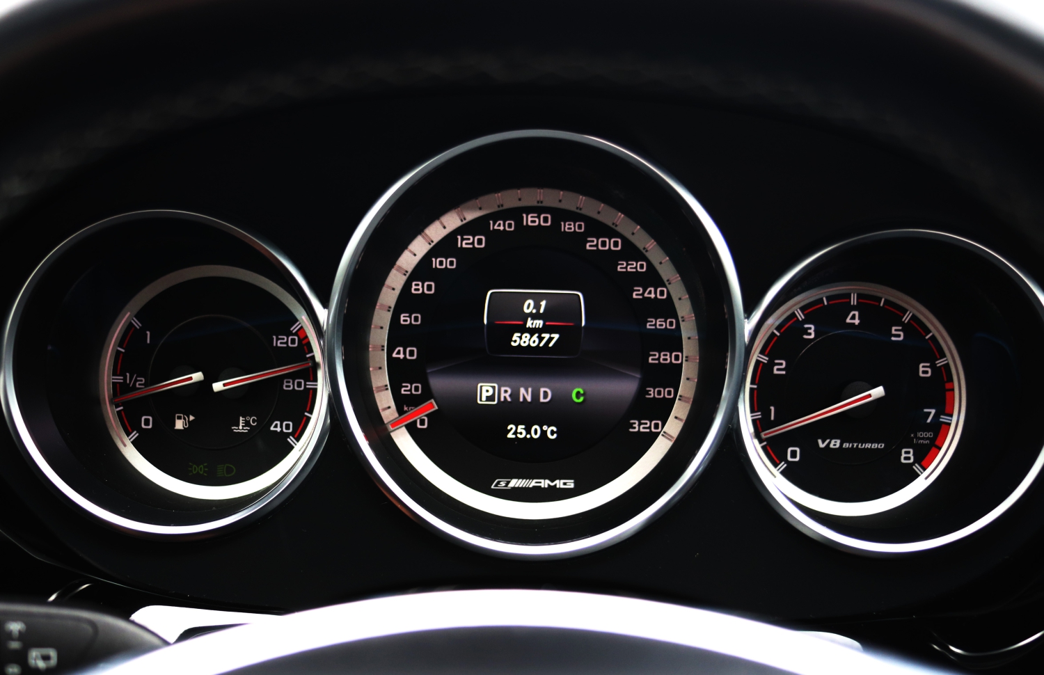 Mercedes-Benz-CLS63-AMG-SB-W218-2013-HBR08V-036.JPG