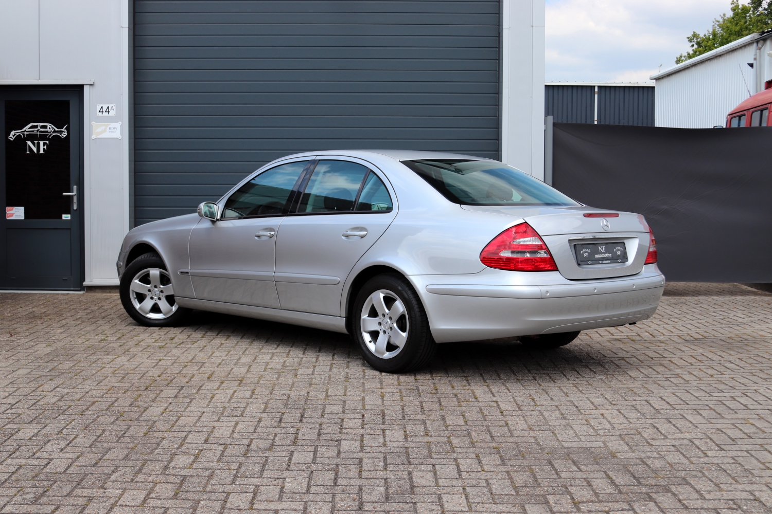 Mercedes-Benz-E200-Sedan-W211-2003-H216KN-083.JPG