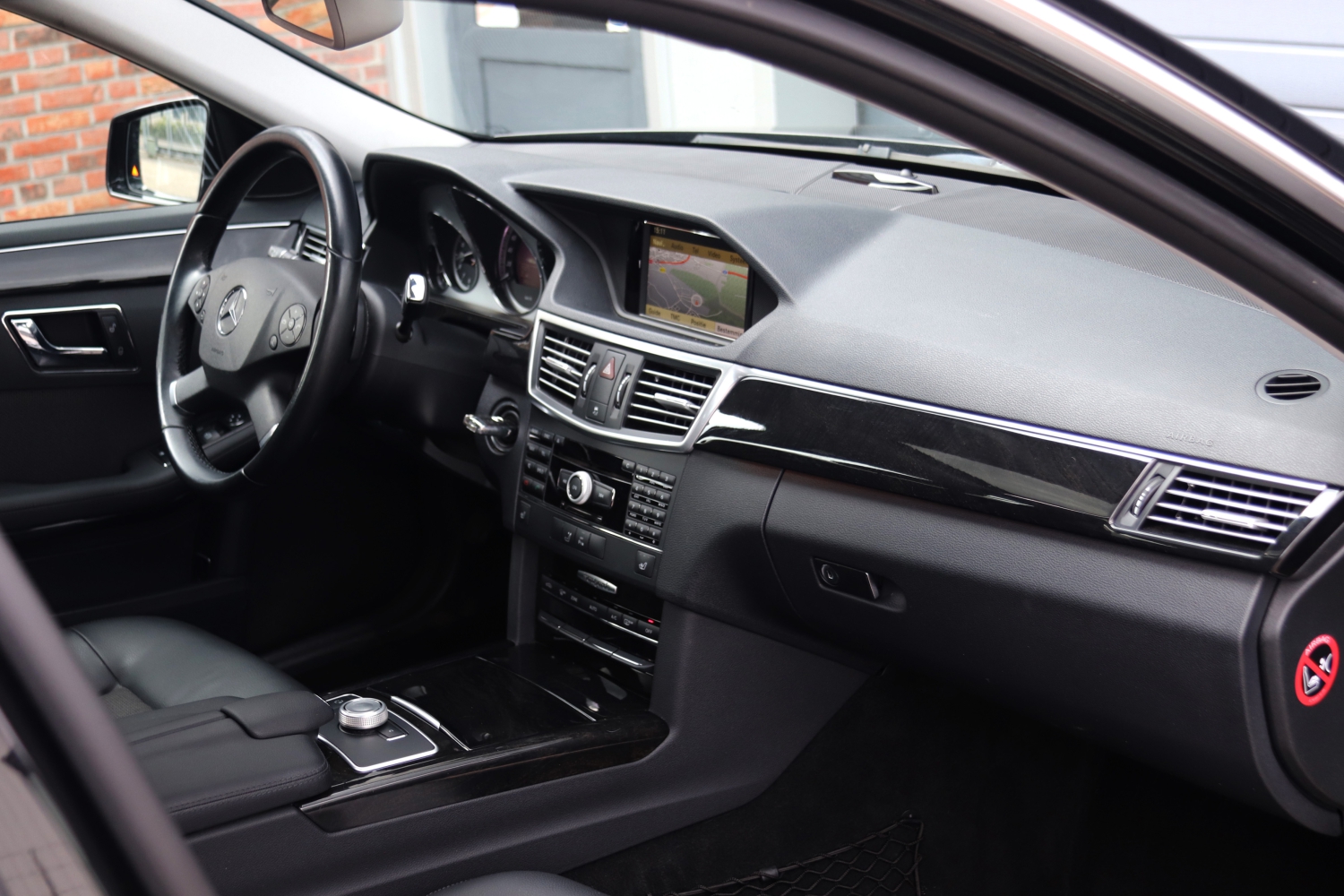 Mercedes-Benz-E350CGI-S212-2010-9SKS81-041.JPG