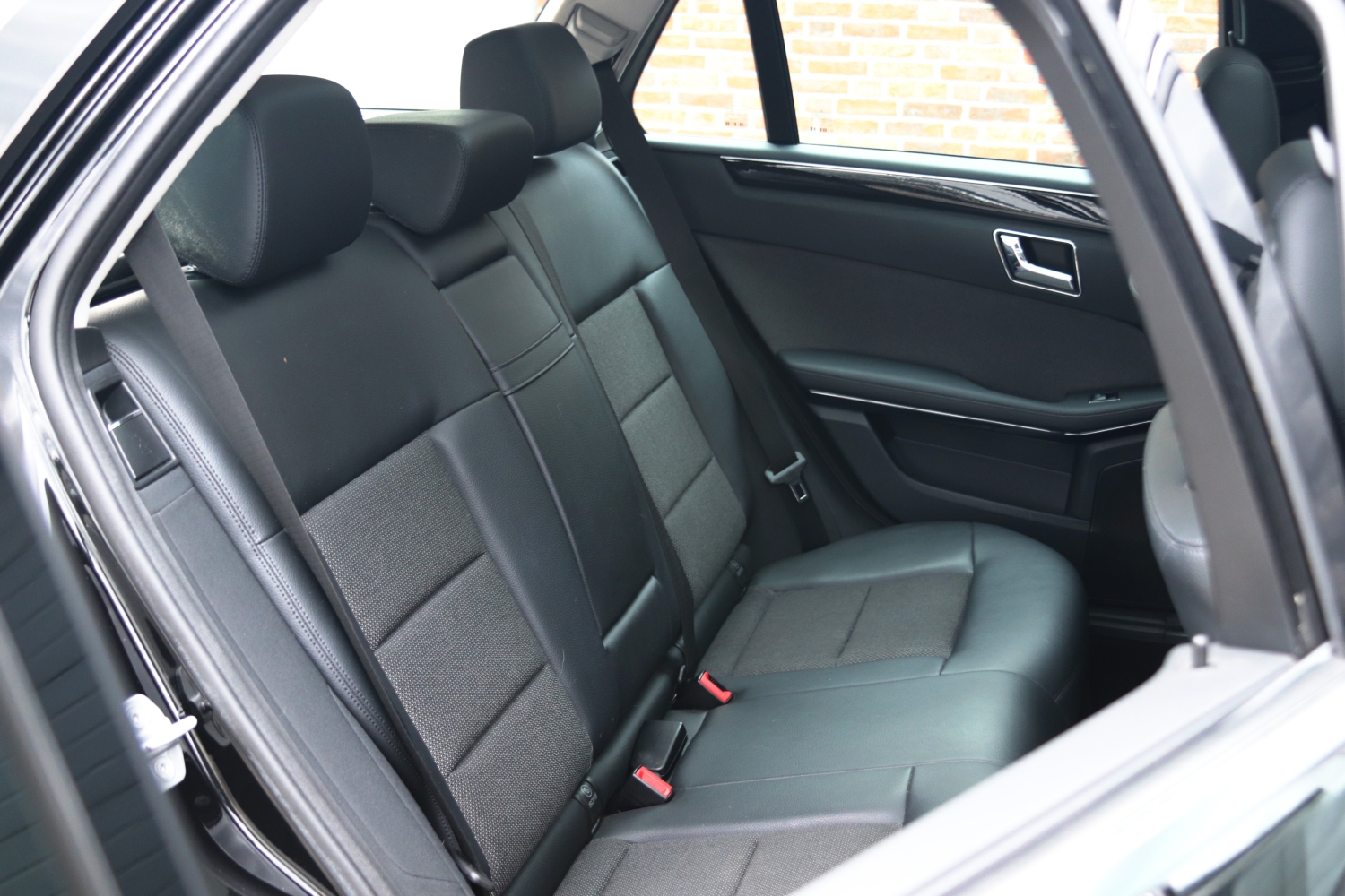 Mercedes-Benz-E350CGI-S212-2010-9SKS81-045.JPG