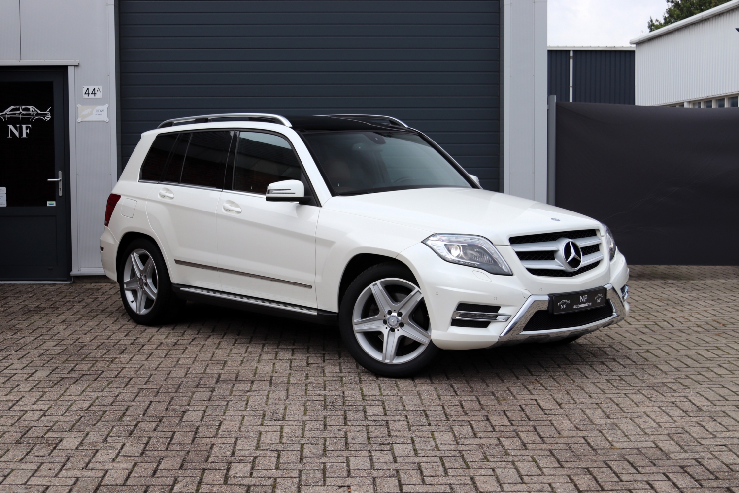 Mercedes-Benz-GLK220CDI-2SJB42-003.JPG