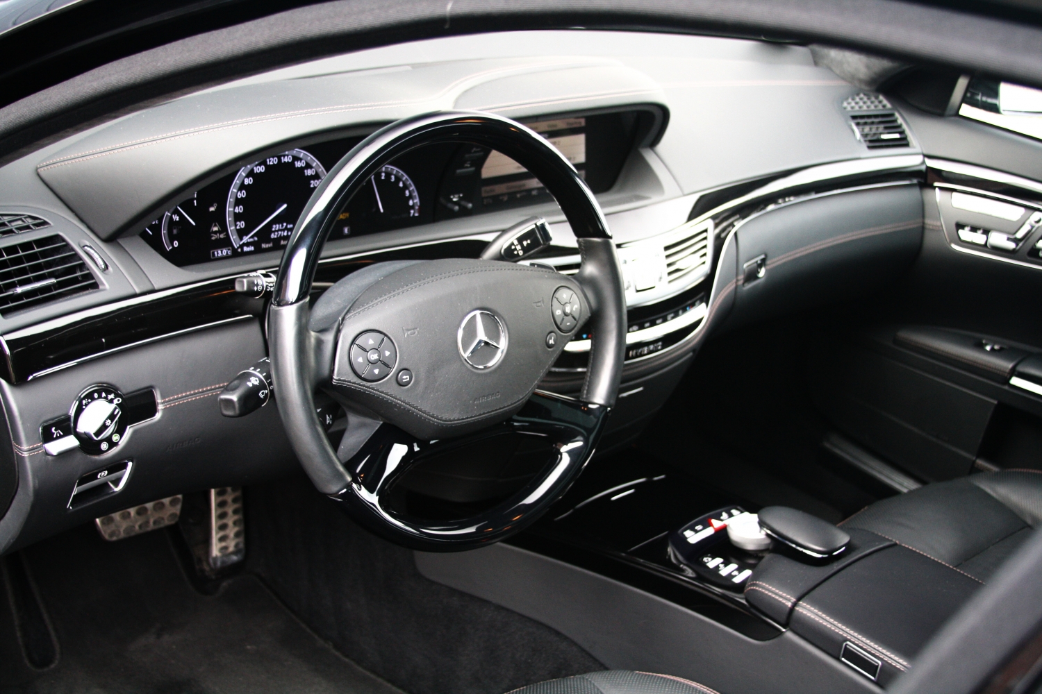 Mercedes-Benz-S400L-Hybrid-2010-058.JPG