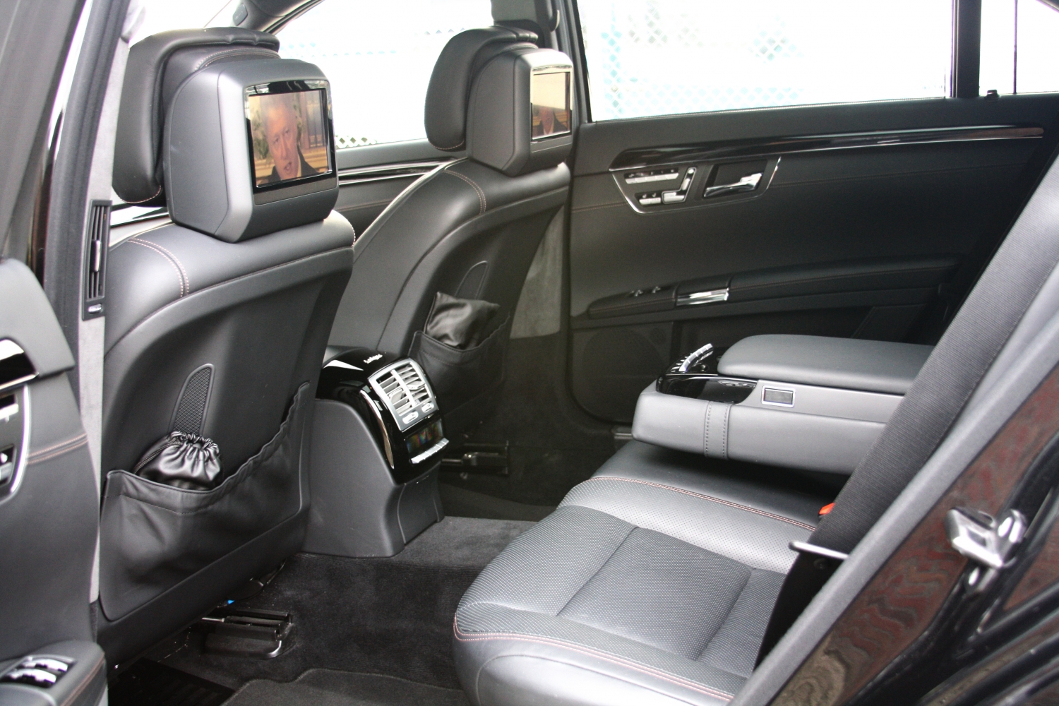 Mercedes-Benz-S400L-Hybrid-2010-069.JPG