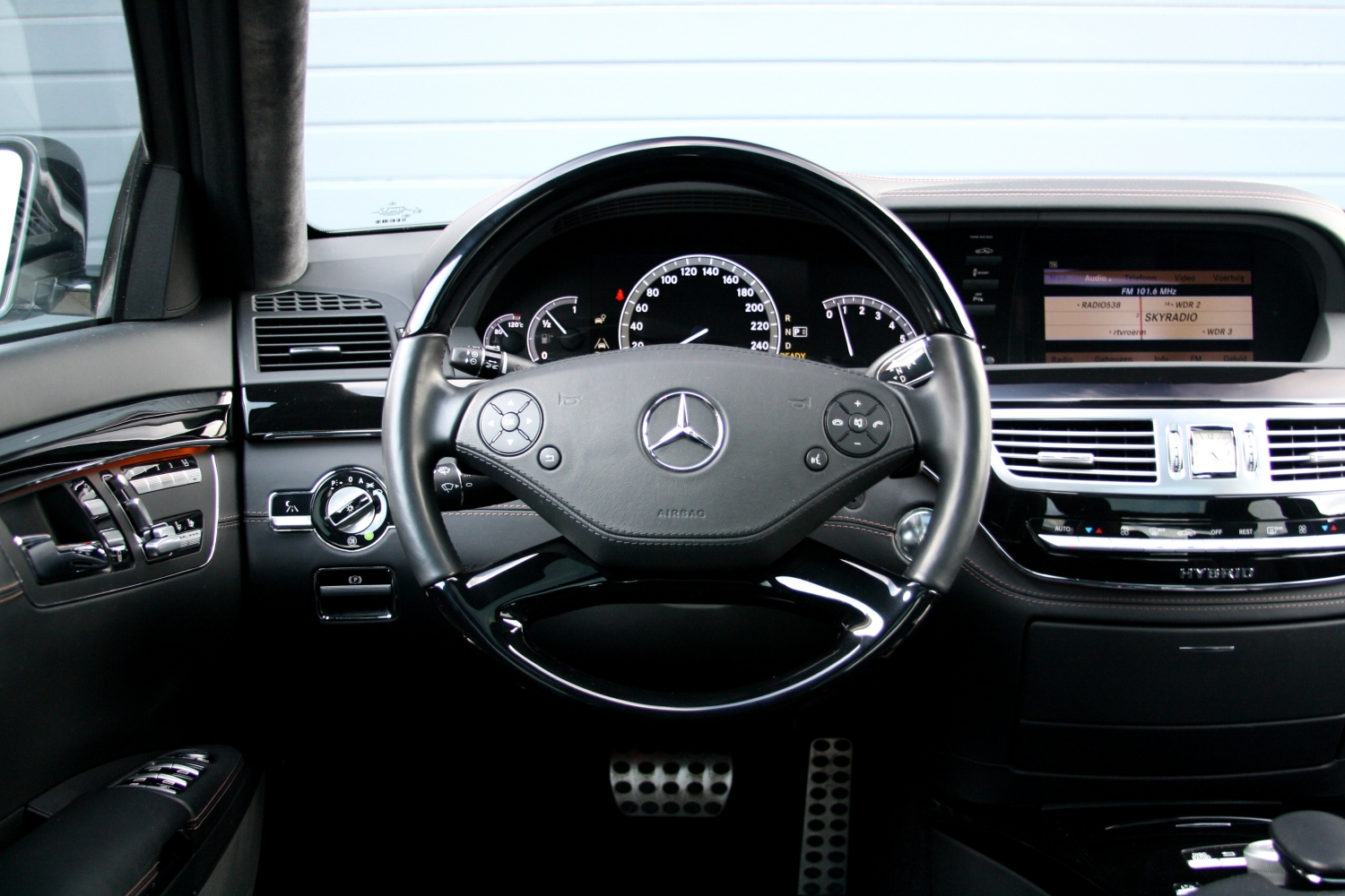 Mercedes-Benz-S400L-Hybrid-2010-112.JPG