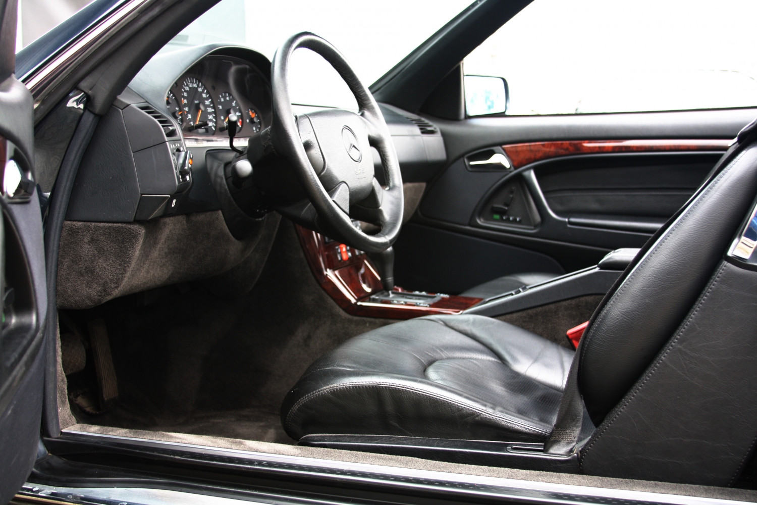 Mercedes-Benz-SL320-R129-1996-051.JPG