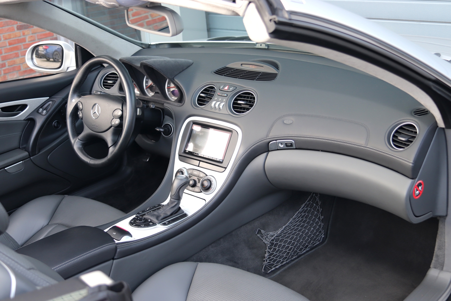 Mercedes-Benz-SL55-AMG-R230-2003-GP977Z-028.JPG